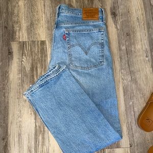 Levi’s straight wedgie jean blue size 29